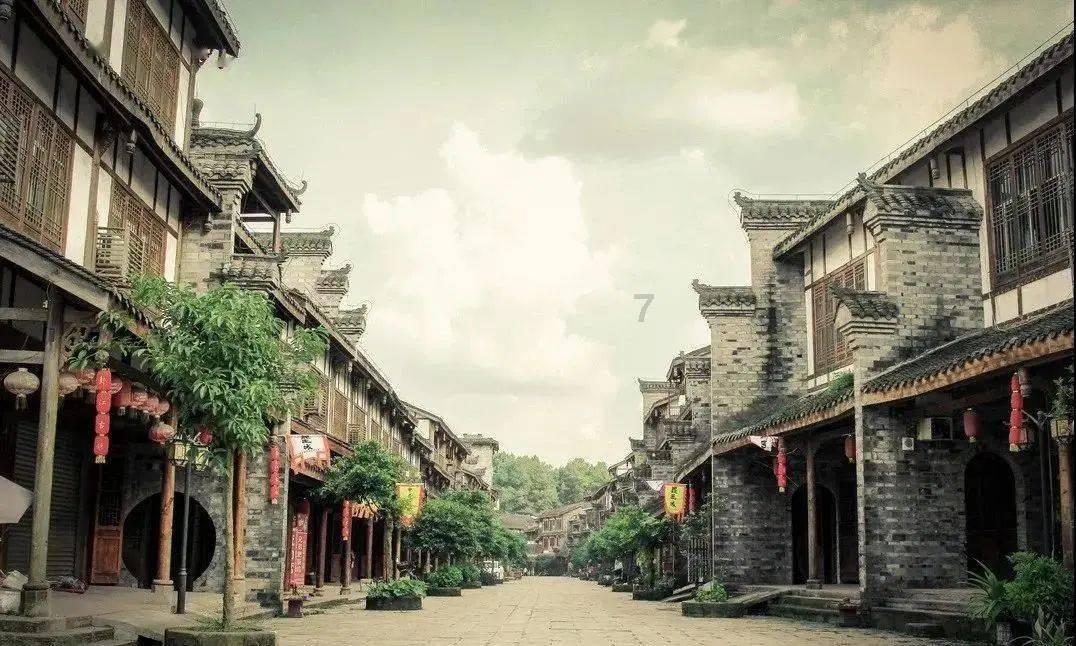 探索蜗牛世界,快乐参与李现连续5年为杨紫庆生,他们在私下是如何相处的?问答!